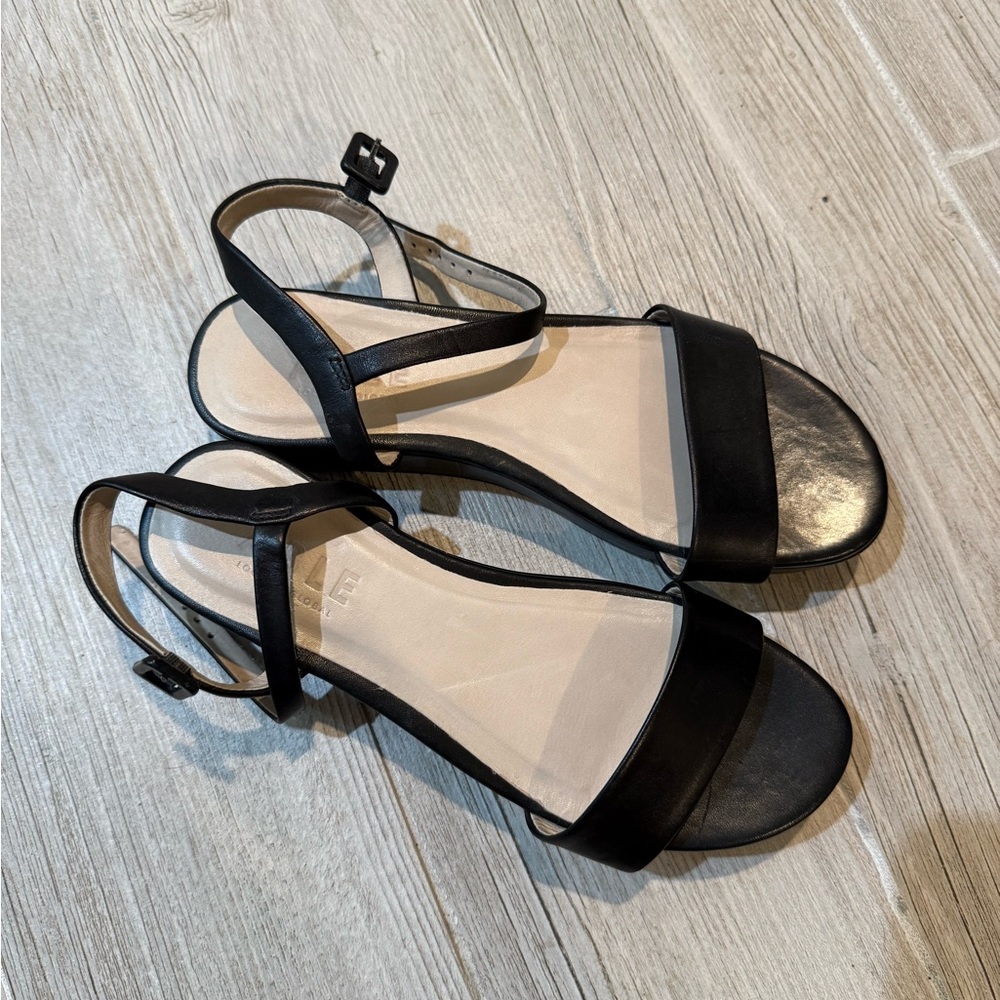Able black sandals